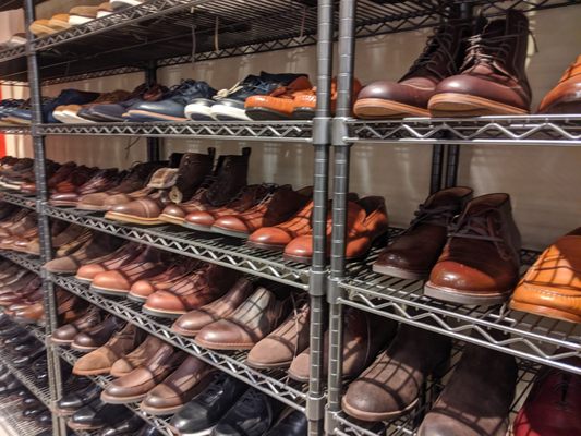 johnston and murphy tanger outlet