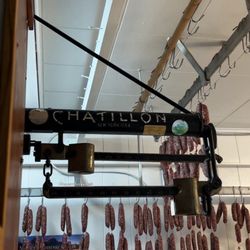 Queen's Meat & Deli