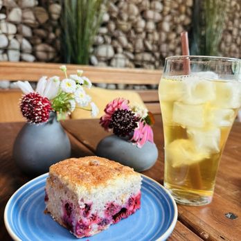 Green Acre - Blackberry Lemon Cobbler Cake & Blue Lady Iced Tea - Burgers Near Me - San Diego, California Green Acre - Blackberry Lemon Cobbler Cake & Blue Lady Iced Tea - Burgers Near Me - San Diego, California