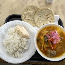 Yessenia’s deli - Sopa de mondongo .
