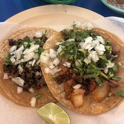 Restaurante Delicias de Mexico - Steak and pastor taco