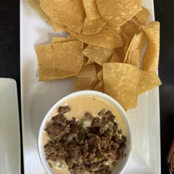 Mo' Brunch & Brews - Chili con queso - Breakfast & Brunch Near Me - Houston, Texas Mo' Brunch & Brews - Chili con queso - Breakfast & Brunch Near Me - Houston, Texas