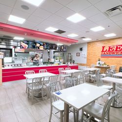 Lee's Sandwiches - Inside