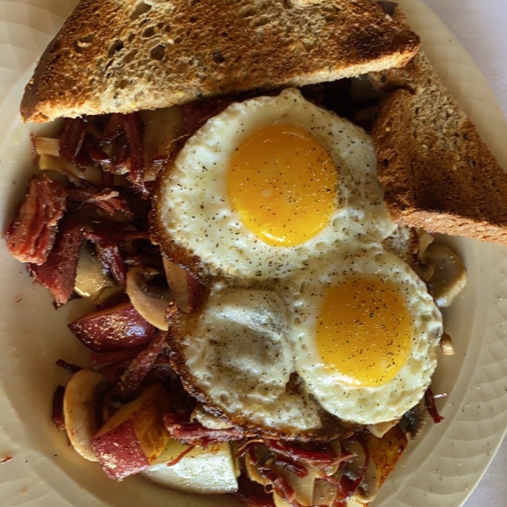 Double Arrow Lodge - Corn beef hash - Resorts Near Me - Seeley Lake, Montana