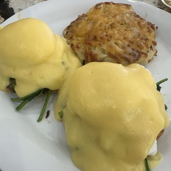 Citrus - EGGS BENEDICT - American Near Me - Virginia Beach, Virginia