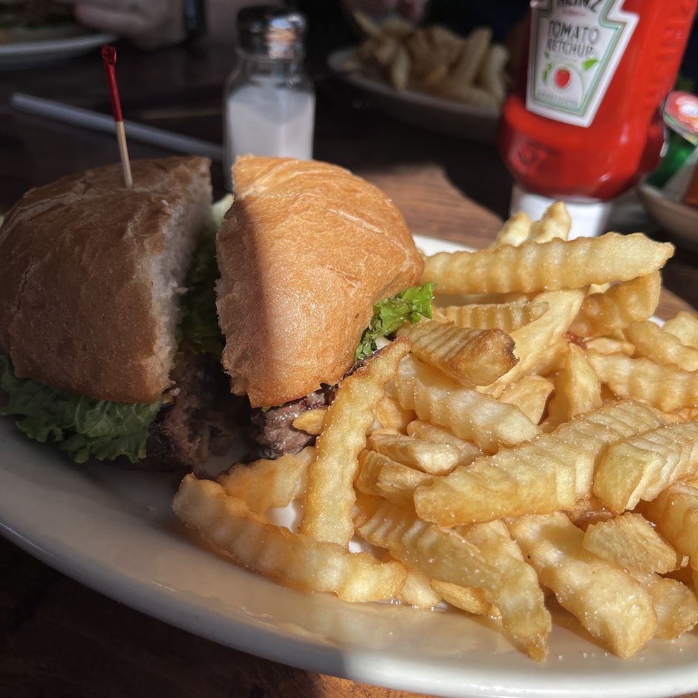 Sammamish Cafe & Spirits - Hamburger & crinkle fries - Breakfast & Brunch Near Me - Sammamish, Washington Sammamish Cafe & Spirits - Hamburger & crinkle fries - Breakfast & Brunch Near Me - Sammamish, Washington