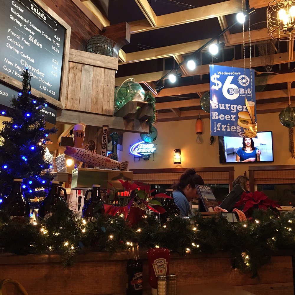 Tom's Fish N Chips - Burgers Near Me - Cannon Beach, Oregon