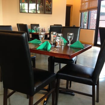 Lemongrass Grill - Dining room tables set up - Thai Near Me - Munroe Falls, Ohio
