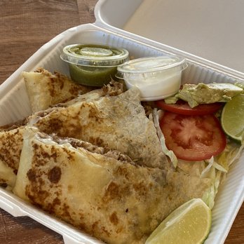 Maximo's Taquería - Carnitas quesadilla - Tacos Near Me - Porterville, California Maximo's Taquería - Carnitas quesadilla - Tacos Near Me - Porterville, California