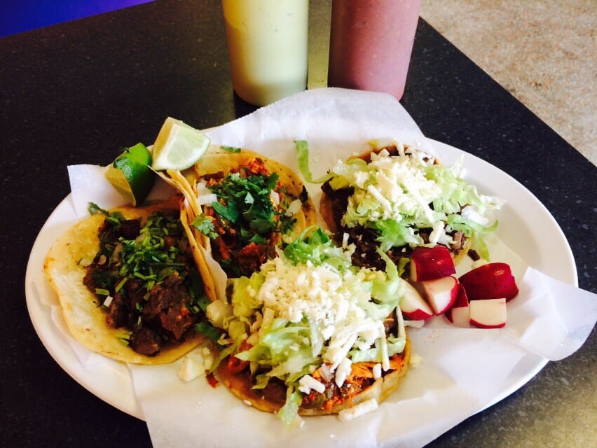 La Chiquita, Taqueria Y Panaderia
