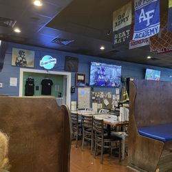 Task Force Pizza - Dining area