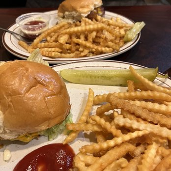 Snickers Pizza & Pub - California burger and Western burger - Pizza Near Me - Chisholm, Minnesota