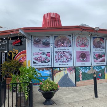 La Cuchara - the outside of the restaurant - Mexican Near Me - Vallejo, California