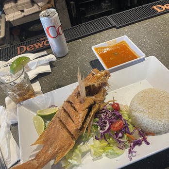 La Cueva del Mar - Queen snapper (Cartucho) - Seafood Near Me - San Juan, Puerto Rico