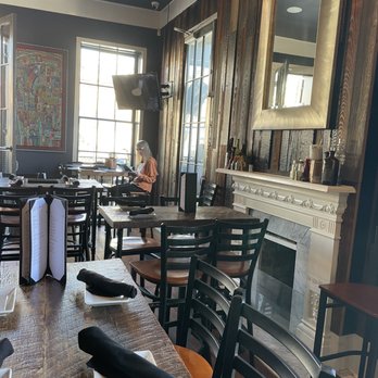 Gris-Gris - Table seating - Cajun/Creole Near Me - New Orleans, Louisiana