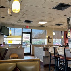 Cuppy's Best Soulful Cafe - Booths and counter, top dining available.