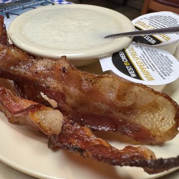 Campus Drive-In - Bacon n grits - Diners Near Me - Gate City, Virginia