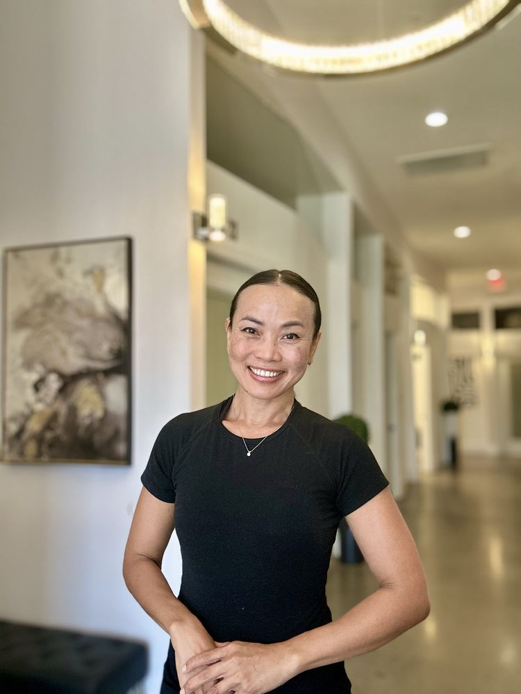 Sea Breeze Thai massage Logo