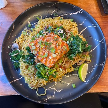 U Ramen - Garlic noodle bowl - Ramen Near Me - Oxnard, California U Ramen - Garlic noodle bowl - Ramen Near Me - Oxnard, California