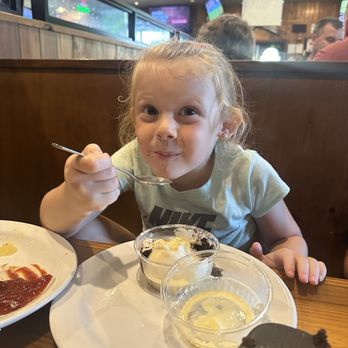 Miller's Ale House - Dessert time!!! - Sports Bars Near Me - Mount Laurel, New Jersey