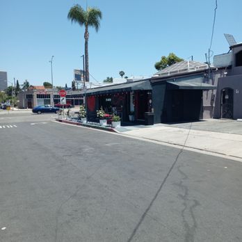 Dam Good Coffee - Outside - Coffee & Tea Near Me - Los Angeles, California
