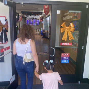 Chuck E. Cheese - Pizza Near Me - Selma, Texas