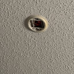 No smoke detector No smoke detector