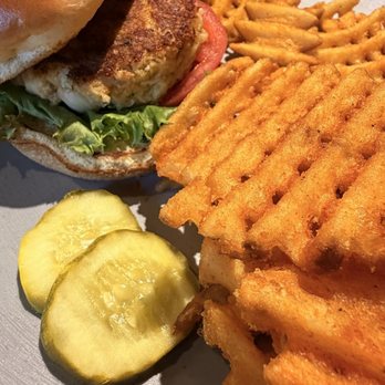 Charleston Crab House - Crab cake sandwich - Seafood Near Me - Charleston, South Carolina
