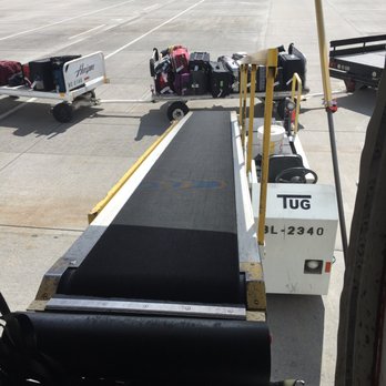 Alaska Airlines - Loading the baggage - Airlines Near Me - Redmond, Oregon Alaska Airlines - Loading the baggage - Airlines Near Me - Redmond, Oregon