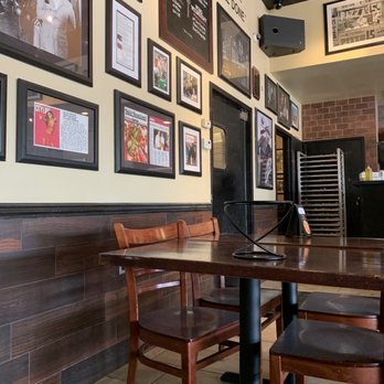 Anthony's Coal Fired Pizza & Wings - the dining area - Pizza Near Me - Commack, New York