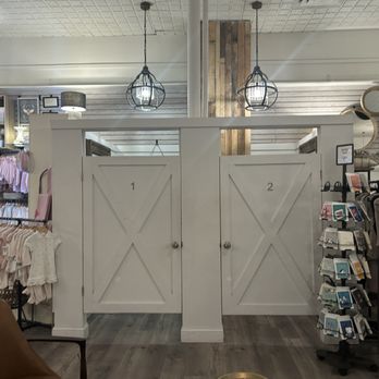 Madison's Niche - Women's Clothing Near Me - Stony Brook Village, New York