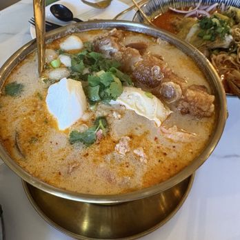 Kinaree Eatery - Tom yum hot pot - Breakfast & Brunch Near Me - Irvine, California Kinaree Eatery - Tom yum hot pot - Breakfast & Brunch Near Me - Irvine, California