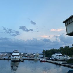 Cafe Mooney Bay