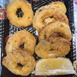 Fried Calamari - More Italian breadcrumby than karaage-ish. Fried Calamari - More Italian breadcrumby than karaage-ish.