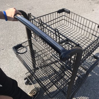 Wegmans - Nice baskets!!! Even has a section for a purse and a drink to carry in! - Grocery Near Me - Midlothian, Virginia