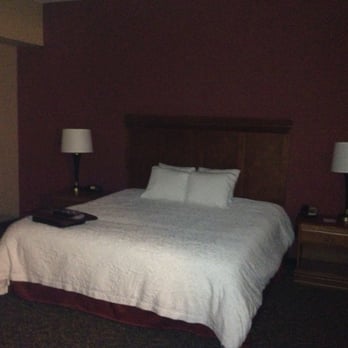 Hampton Inn & Suites Pittsburgh-Downtown - King bed - Hotels Near Me - Pittsburgh, Pennsylvania Hampton Inn & Suites Pittsburgh-Downtown - King bed - Hotels Near Me - Pittsburgh, Pennsylvania