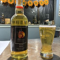 Strad Meadery - Apricot mead
