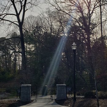 Georgetown Park - Pretty surrounding scenery at the playground - Bocce Ball Near Me - Dunwoody, Georgia