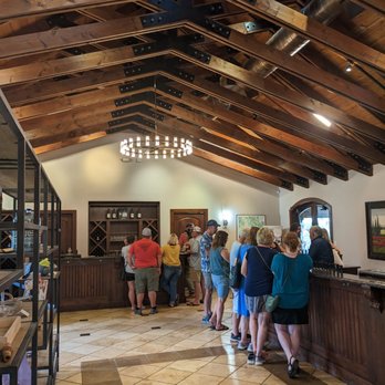 Grape Creek Winery - Wineries Near Me - Fredericksburg, Texas