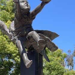 Santa Fe Springs Aquatic Center - Statue in the park