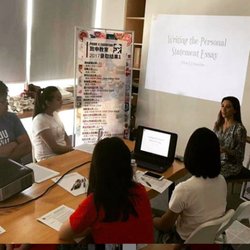 Ivy & Quill College Admission Essay Consulting - Andrea teaching a workshop on how to write the Personal Statement essay.