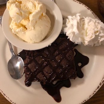 Short Mountain Distillery - Chocolate cake with ice cream - Distilleries Near Me - Woodbury, Tennessee Short Mountain Distillery - Chocolate cake with ice cream - Distilleries Near Me - Woodbury, Tennessee