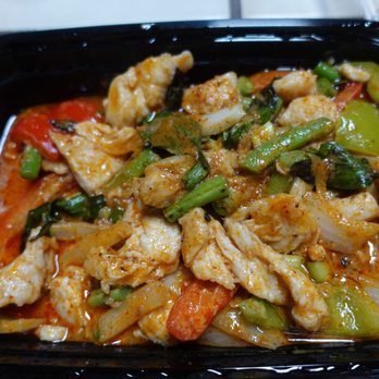 Moi's Thai Cafe - Pad Prik Khing - way too salty to taste much else; same rubbery-textured chicken - Thai Near Me - Penn Valley, California Moi's Thai Cafe - Pad Prik Khing - way too salty to taste much else; same rubbery-textured chicken - Thai Near Me - Penn Valley, California