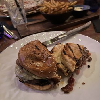 Bar Tabu - Rattlesnake Burger - Salad Near Me - Chicago, Illinois