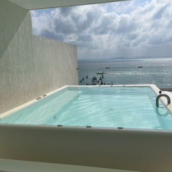 Izla Hotel - Presidential suite (my friends room) patio - Hotels Near Me - Isla Mujeres, ROO