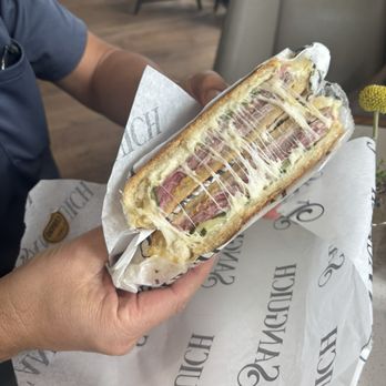 Sanguich - Cubano sandwich - Cuban Near Me - Miami, Florida Sanguich - Cubano sandwich - Cuban Near Me - Miami, Florida