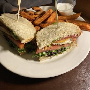 Adolfo Grill & Daily Bar - Adolfo Club Sandwich - American Near Me - Camarillo, California