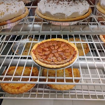 Luchia's Restaurant - New American Near Me - Wikieup, Arizona