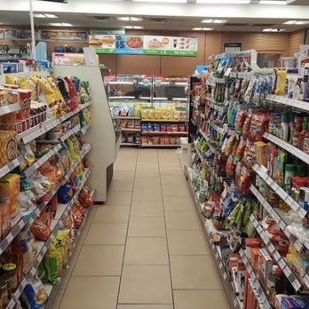 7-Eleven - Snacks aisld - Convenience Stores Near Me - Staten Island, New York