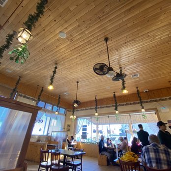 Pine Country Restaurant - Breakfast & Brunch Near Me - Williams, Arizona